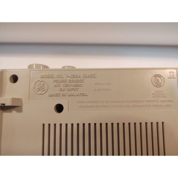 General‎ Electric Space Maker Clock Radio7-4295A - Picture 8 of 9